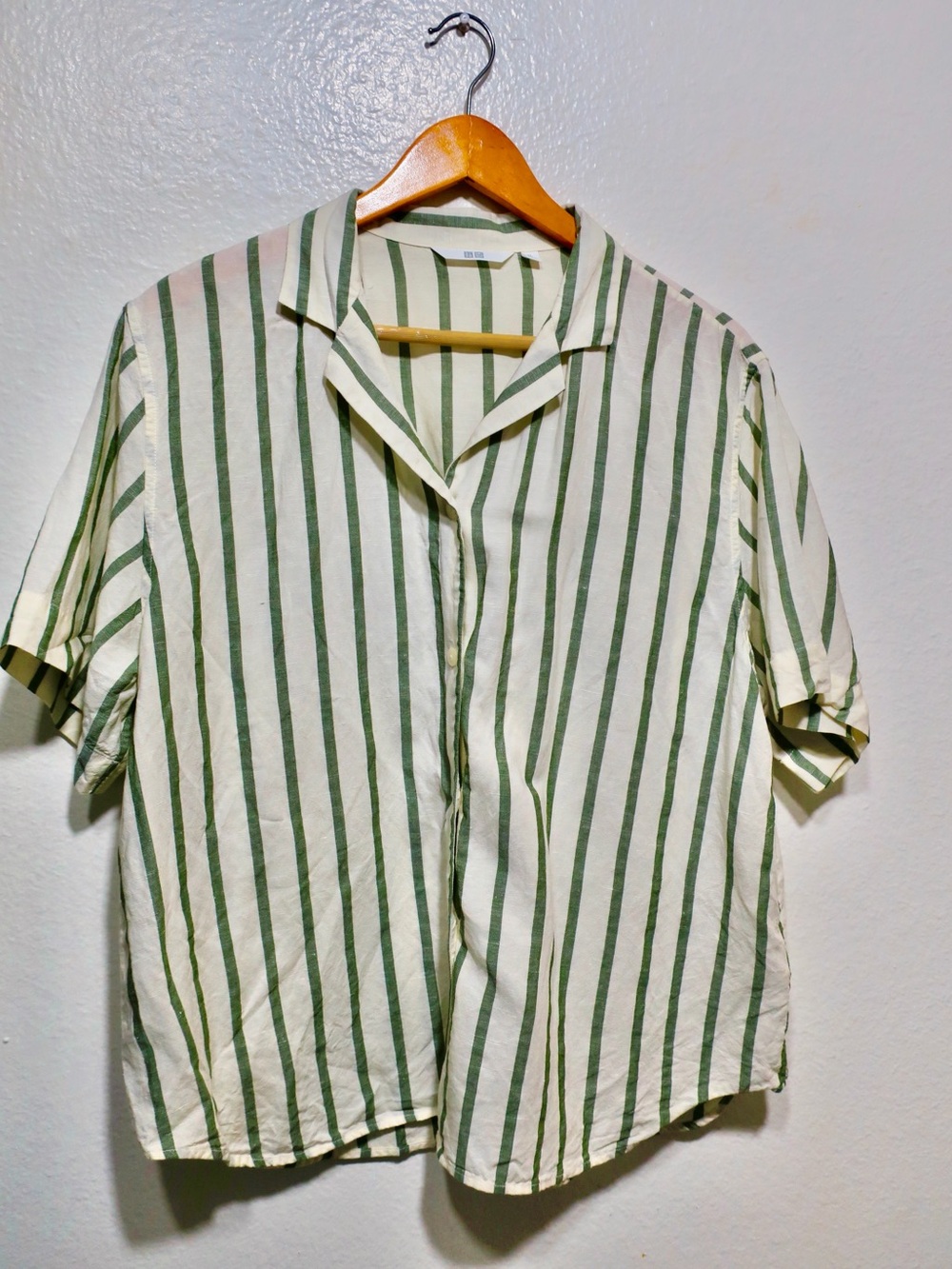 Uniqlo Casual Green & White Striped Woman’s Linen Blend Shirt